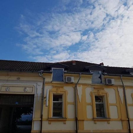 Hotel Viktorija Nova Kanjiža Esterno foto